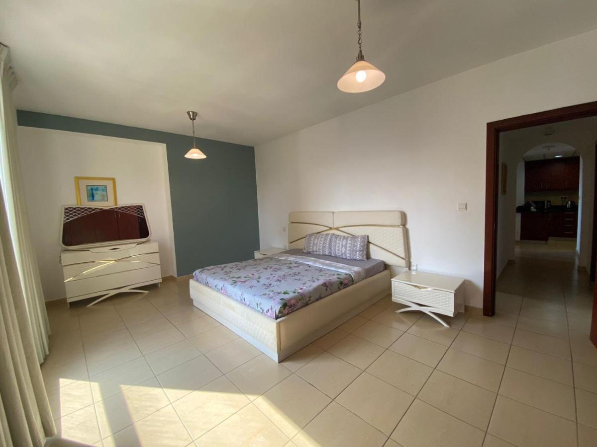 Al Mashreq Huge 2 Bedroom Rimal 1 ドバイ エクステリア 写真