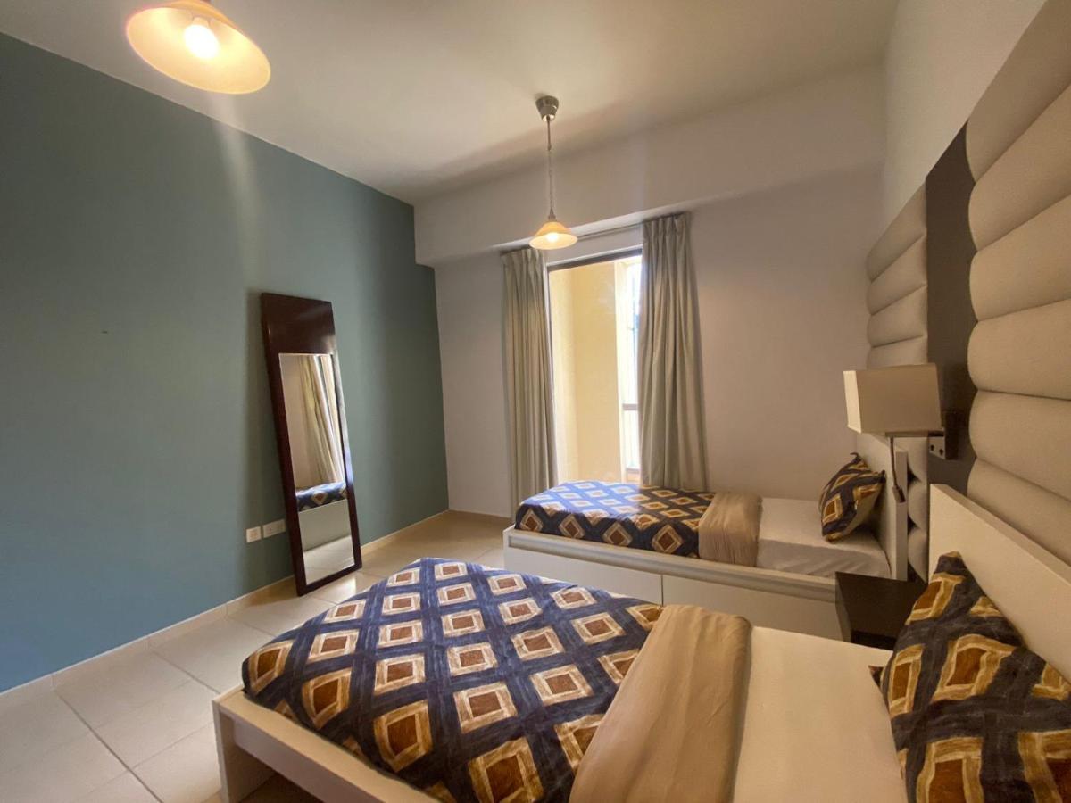 Al Mashreq Huge 2 Bedroom Rimal 1 ドバイ エクステリア 写真